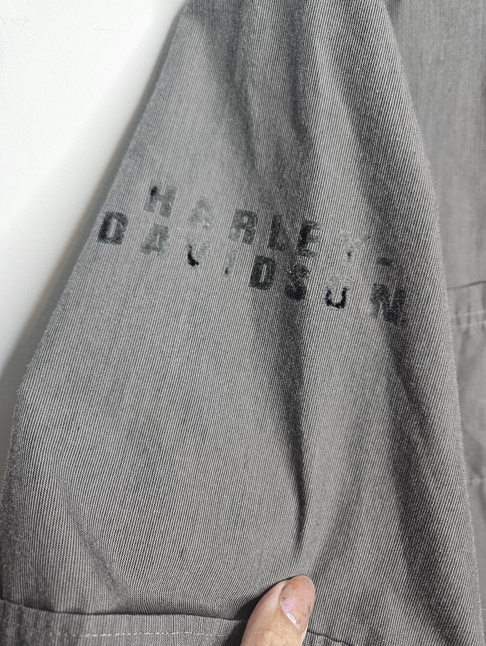 Harley-Davidson Men's Sz L Short Sleeve Button-Down Shirt - Gray with Gold Patch - Picture 4 of 7